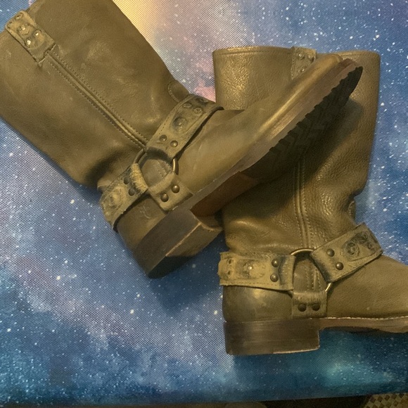 Frye Harness boots! Gently worn, stylish grey. Excellent condition! - Picture 4 of 4